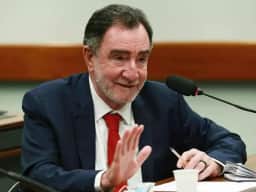 Patrus Ananias critica incentivos fiscais em MG