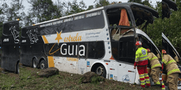 Acidente com ônibus que saiu de BH e tombou na BR-040 deixa 10 mortos