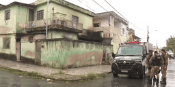 Corpo de adolescente é encontrado carbonizado dentro de casa após incêndio em BH