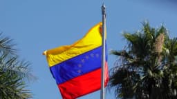 EUA reabrem embaixada na Venezuela após sete anos fechada