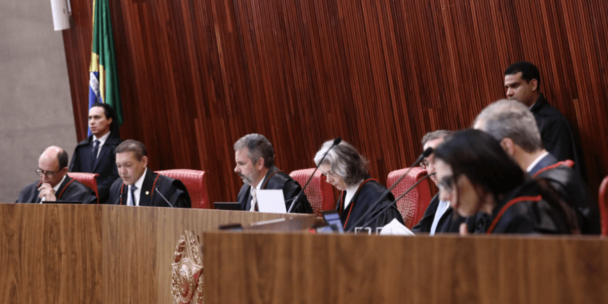 Sessão de julgamento no TSE - Foto: Luiz Roberto/TSE
