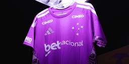 Cruzeiro estreia uniforme roxo de goleiro 