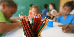 Escola de filhas de influenciadora famosa é notificada pelo Conselho Tutelar