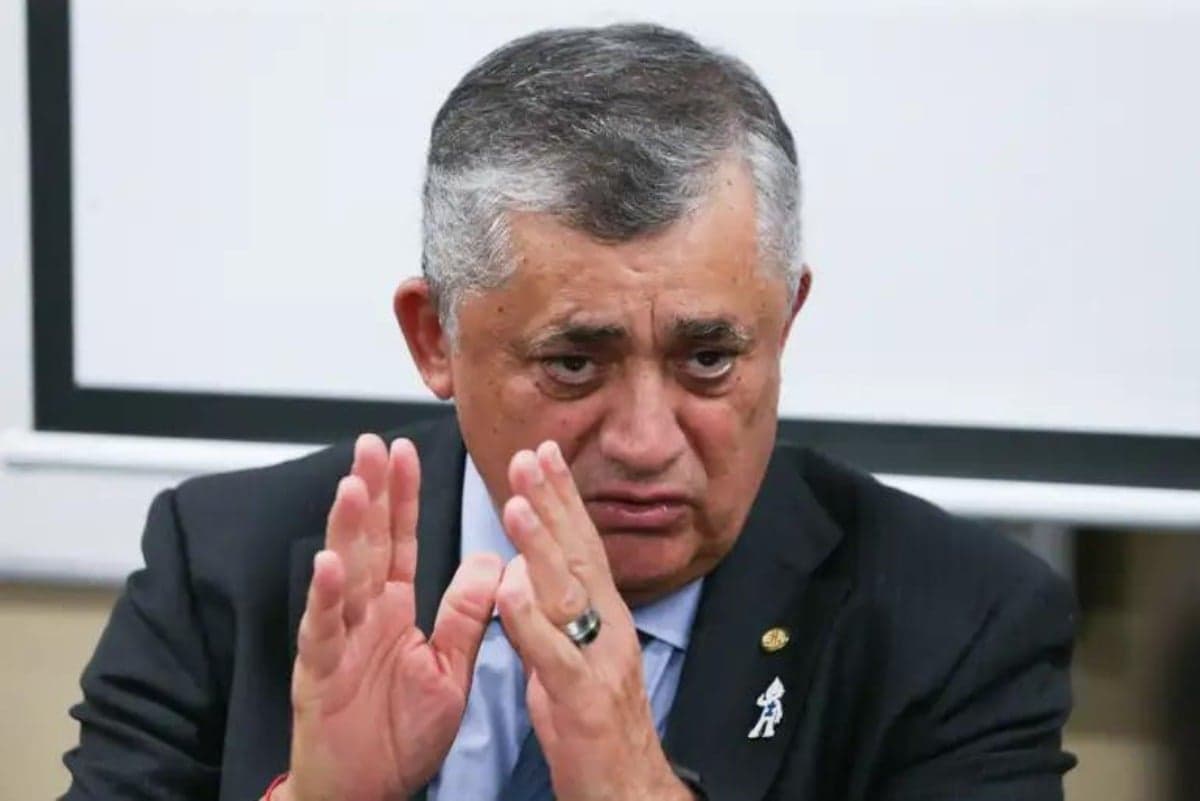 Guimarães assume ministério e deixa disputa ao Senado no Ceará