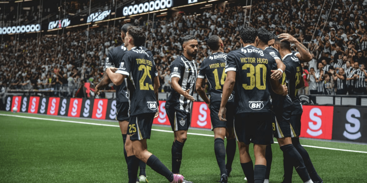 Jogadores comemoram gol - Foto: PEDRO SOUZA / ATLETICO