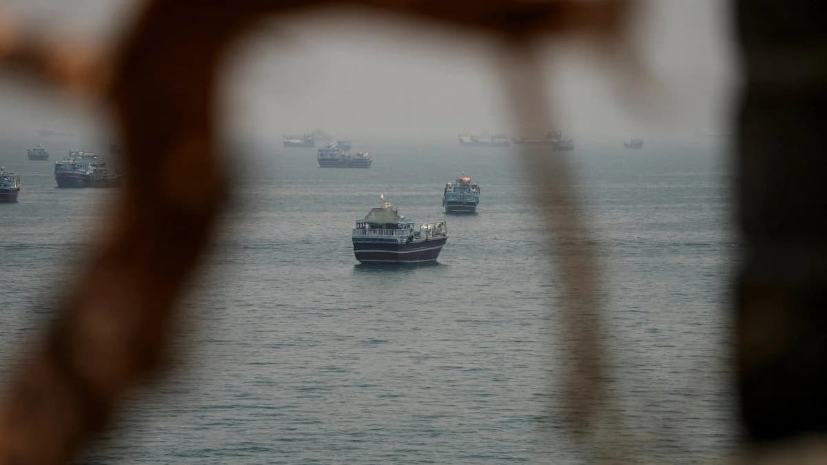 Navios no Estreito de Ormuz