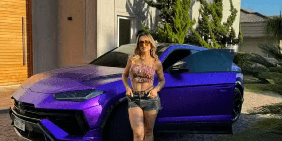 Deolane Bezerra com veículo de luxo Lamborghini Urus, avaliado em cerca de R$ 4 milhões - Foto: Reprodução/Redes sociais