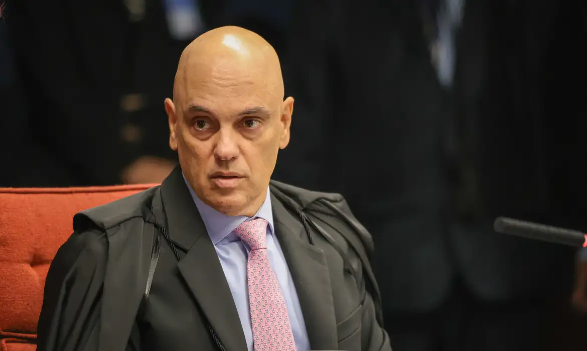 Moraes vota pela condenação de cinco oficiais da PM do DF por conta de omissão no 8 de janeiro