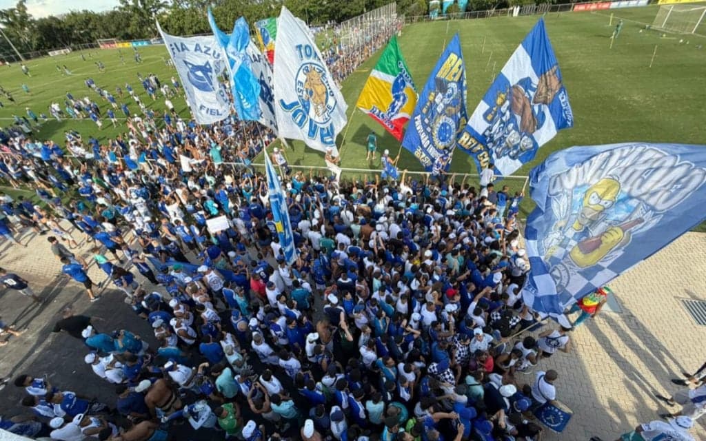 Torcida do Cruzeiro na Toca da Raposa II