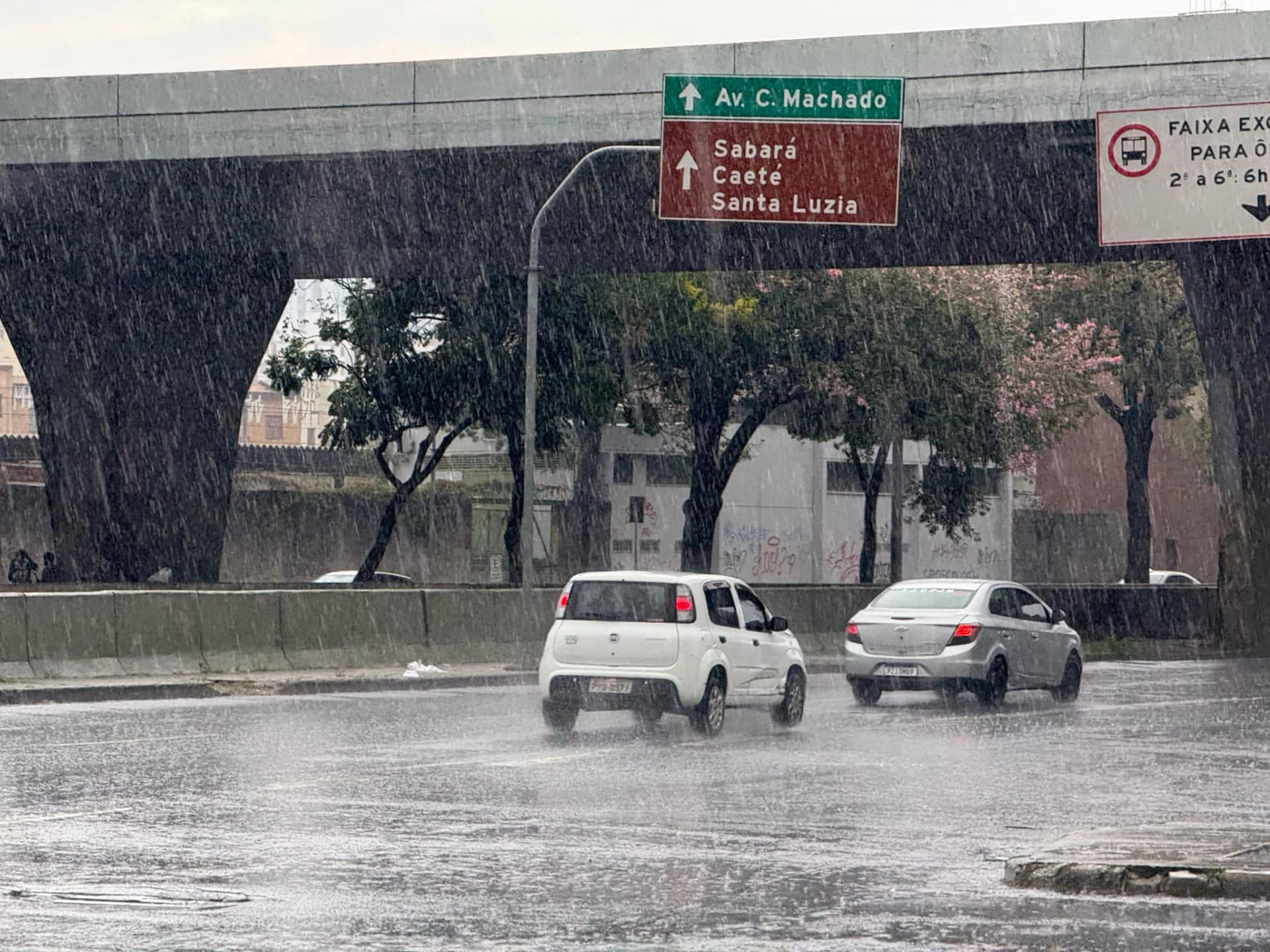 Defesa Civil emite alerta de risco geológico para cinco regiões de Belo Horizonte