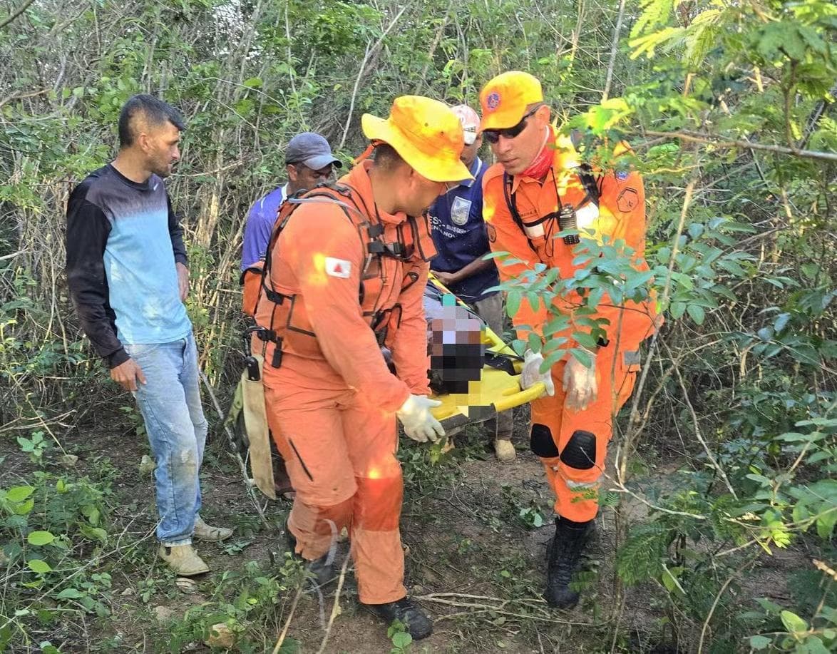 Homem é resgatado pelos bombeiros após seis dias em mata fechada no Norte de Minas