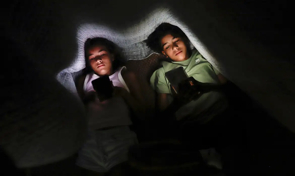 Crianças no ambiente digital - - Foto: Joédson Alves/Agência Brasil