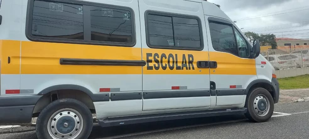 Motorista de van escolar é preso por abusos de meninas na Grande BH
