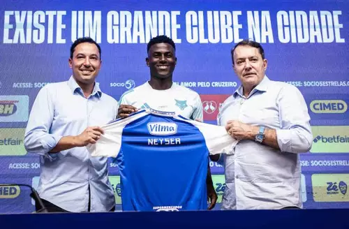 Pedrinho vibra com chegada de Néiser Villarreal ao Cruzeiro