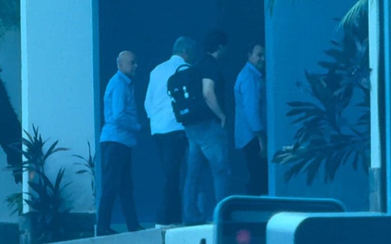 Tite chega à Toca da Raposa para reunião final e acerto com o Cruzeiro