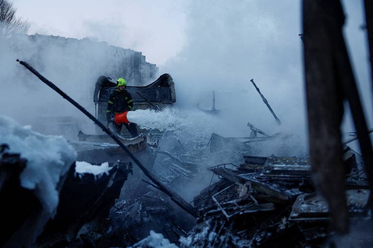 Ataque russo atinge Kiev e deixa ao menos um morto durante negociações de paz