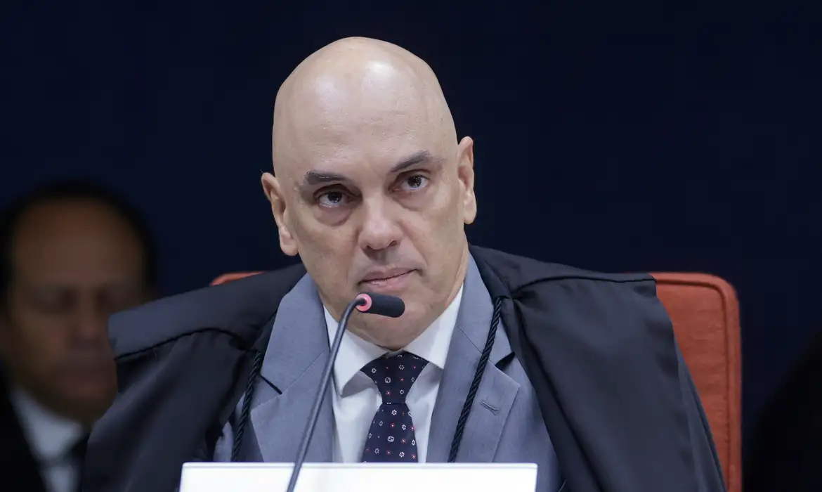 Alexandre de Moraes indica que deve manter inquérito das fake news até 2027