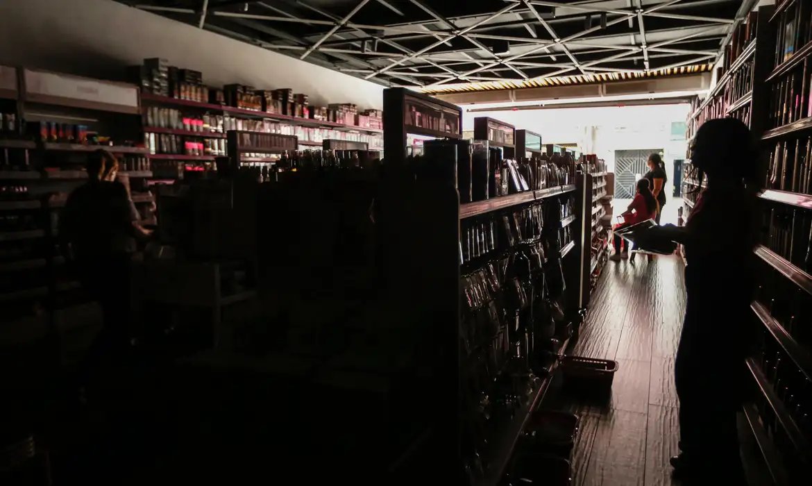 Apagão no Centro de São Paulo deixa 30 mil sem energia