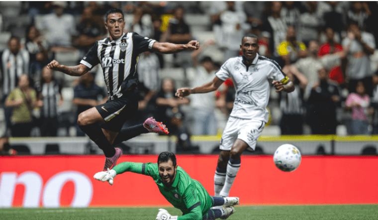 Atlético marca nos acréscimos e arranca empate com o Remo