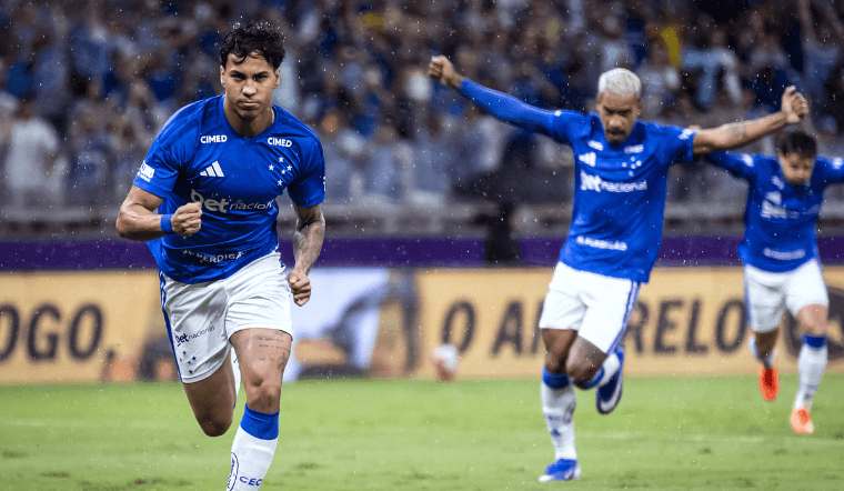 Cruzeiro vence clássico, alivia pressão sobre Tite e se aproxima das semifinais do Mineiro