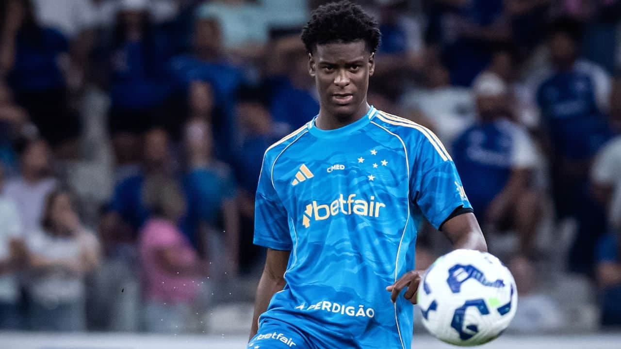 Jonathan Jesus tem estiramento no joelho e deve desfalcar o Cruzeiro por até dois meses