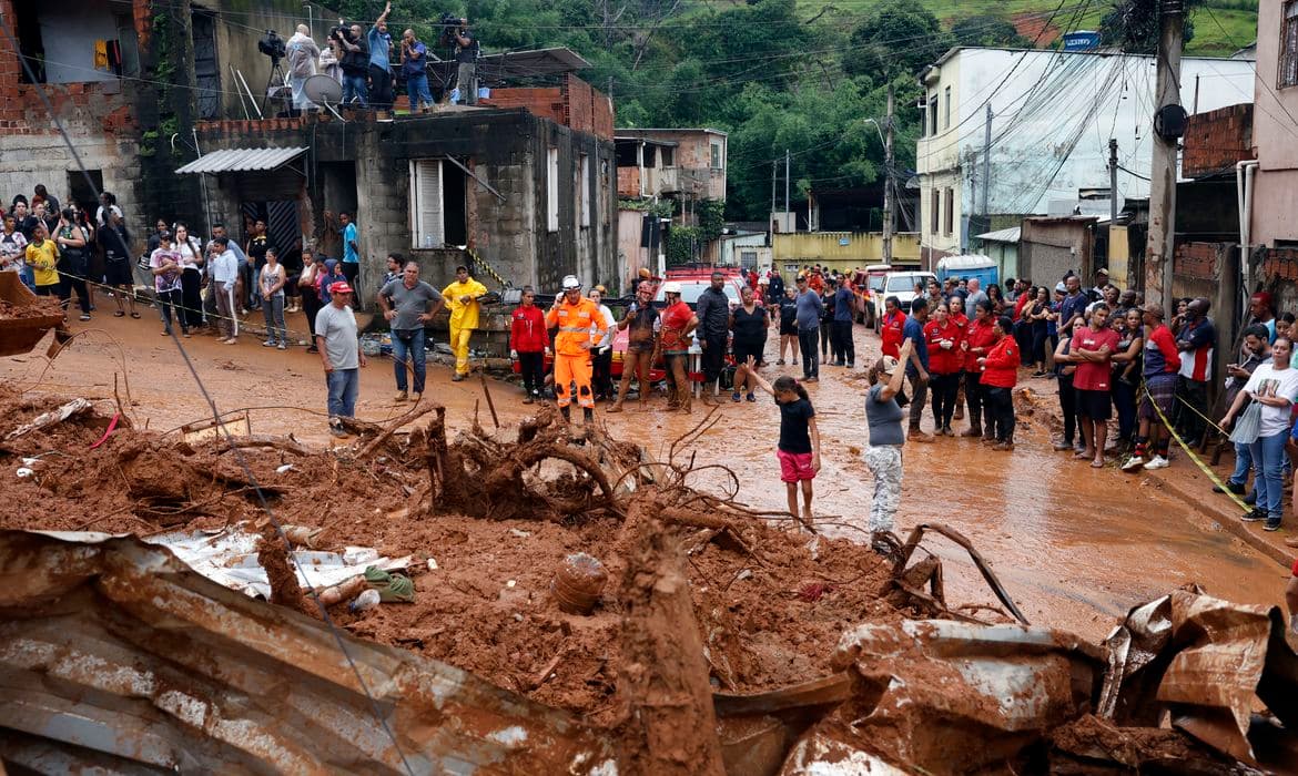 Sobe para 48 o número de mortos pelas chuvas; 19 pessoas seguem desaparecidas