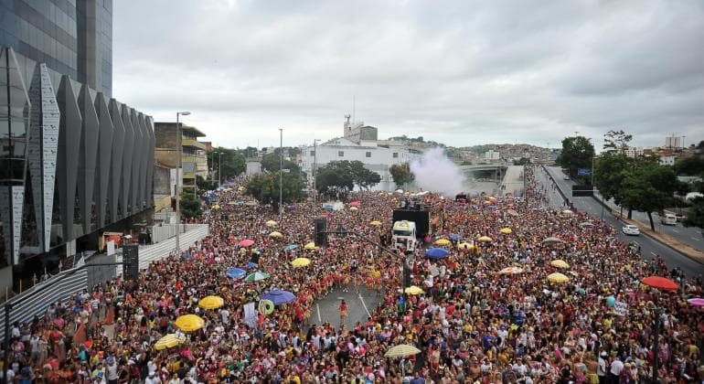 Trânsito em BH terá megaoperação e interdições durante o Carnaval