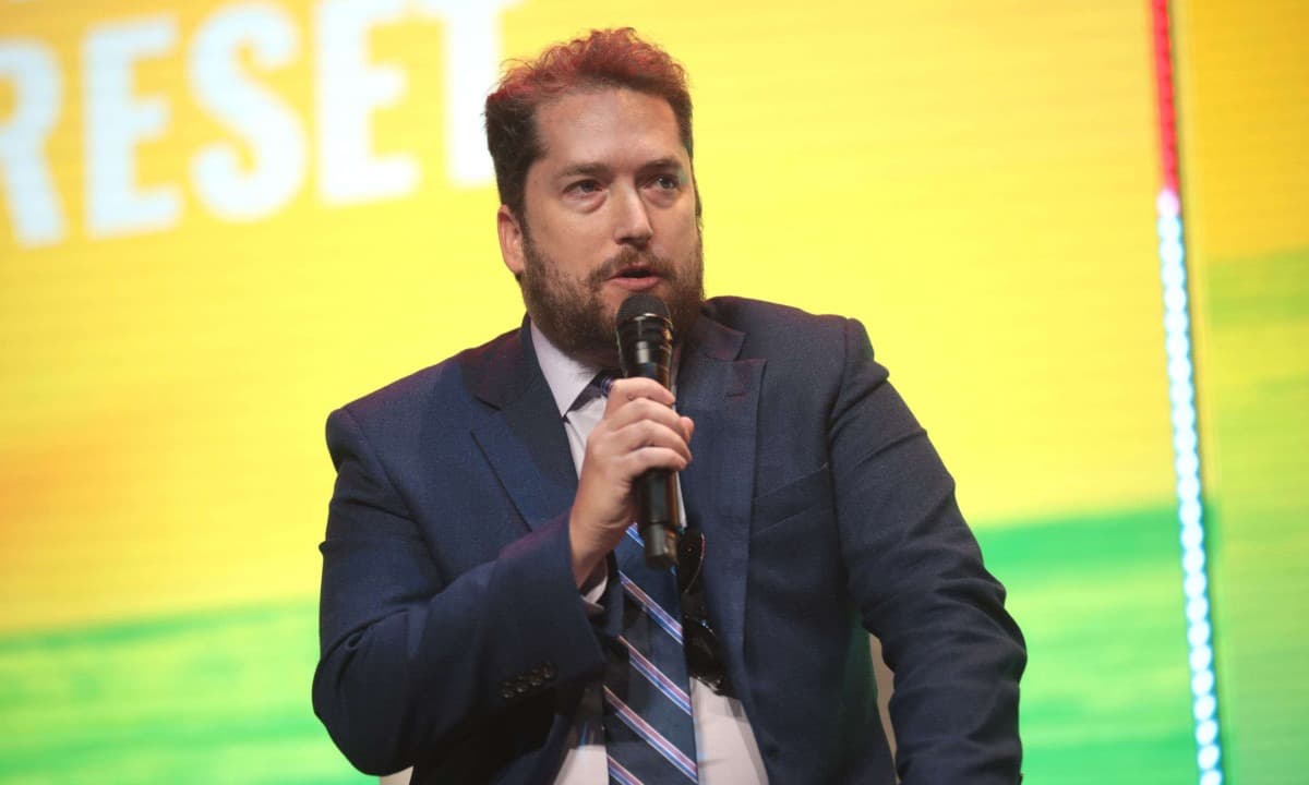 Itamaraty diz que assessor de Trump deu informações falsas ao solicitar visto