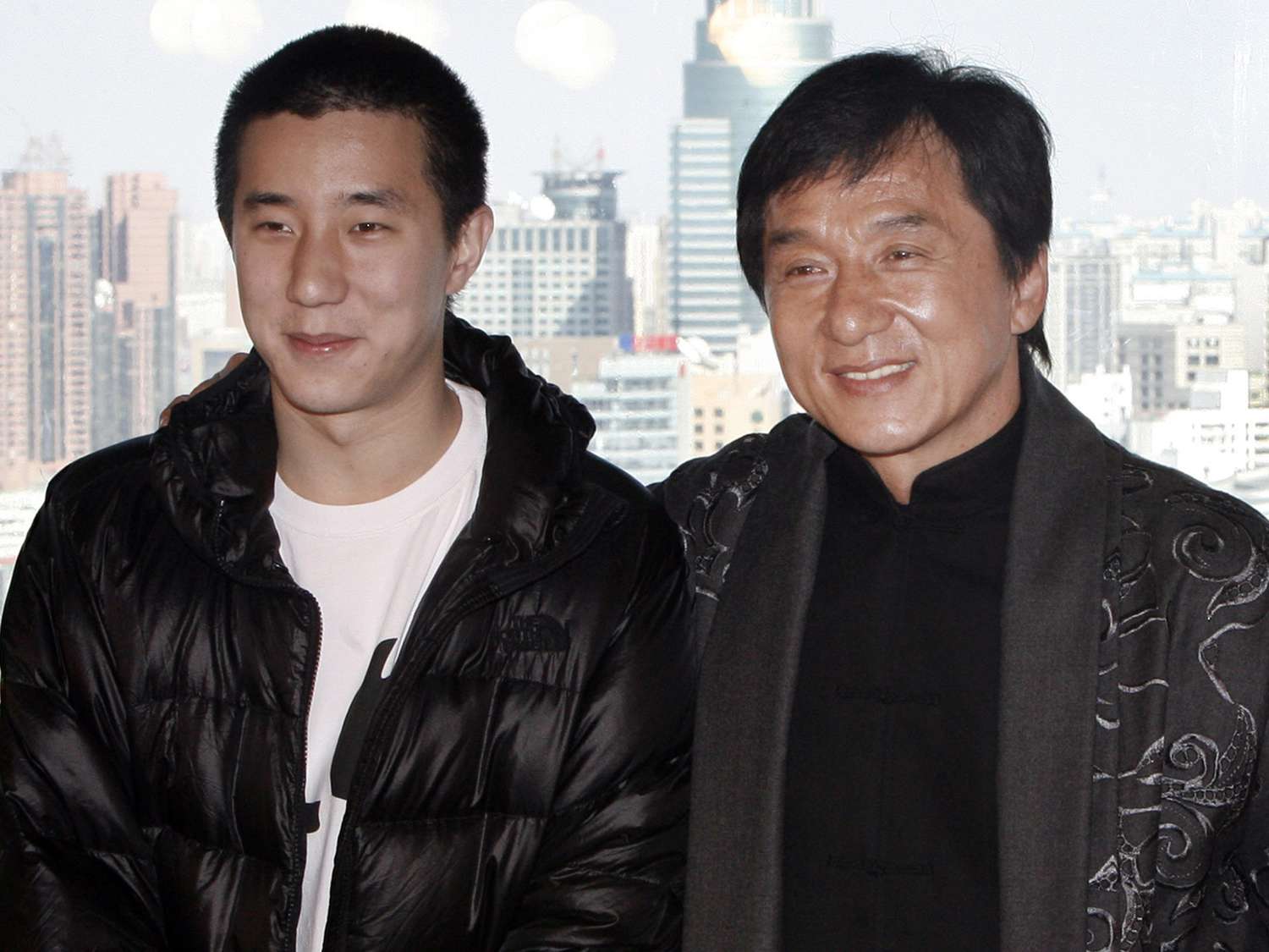 Jackie Chan exclui filho de herança de R$ 2,1 bilhões