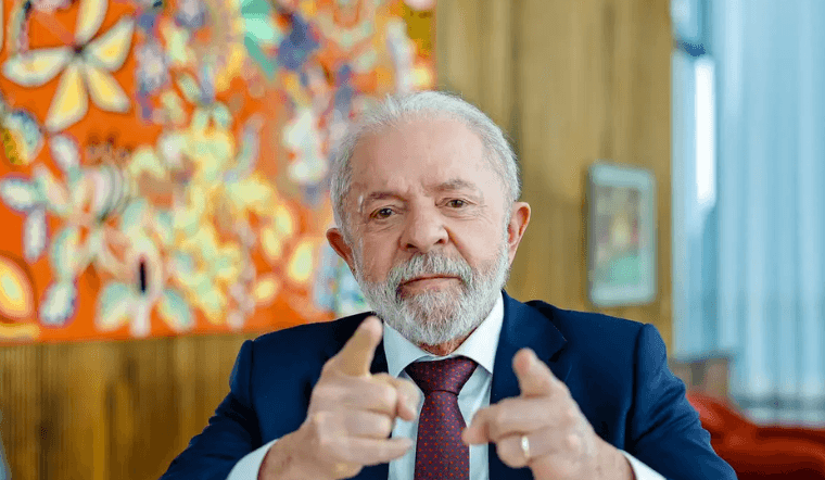 “Não podemos nos conformar com homens matando mulheres”, diz Lula em pronunciamento