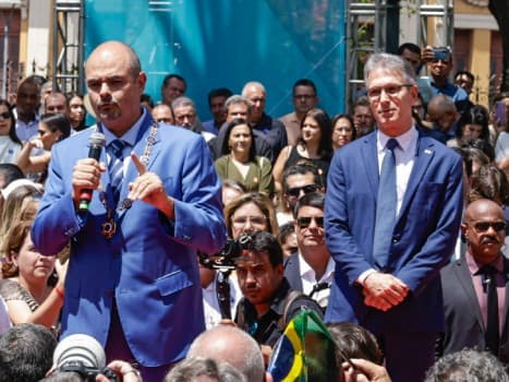 Simões toma posse e prioriza segurança pública no início da gestão